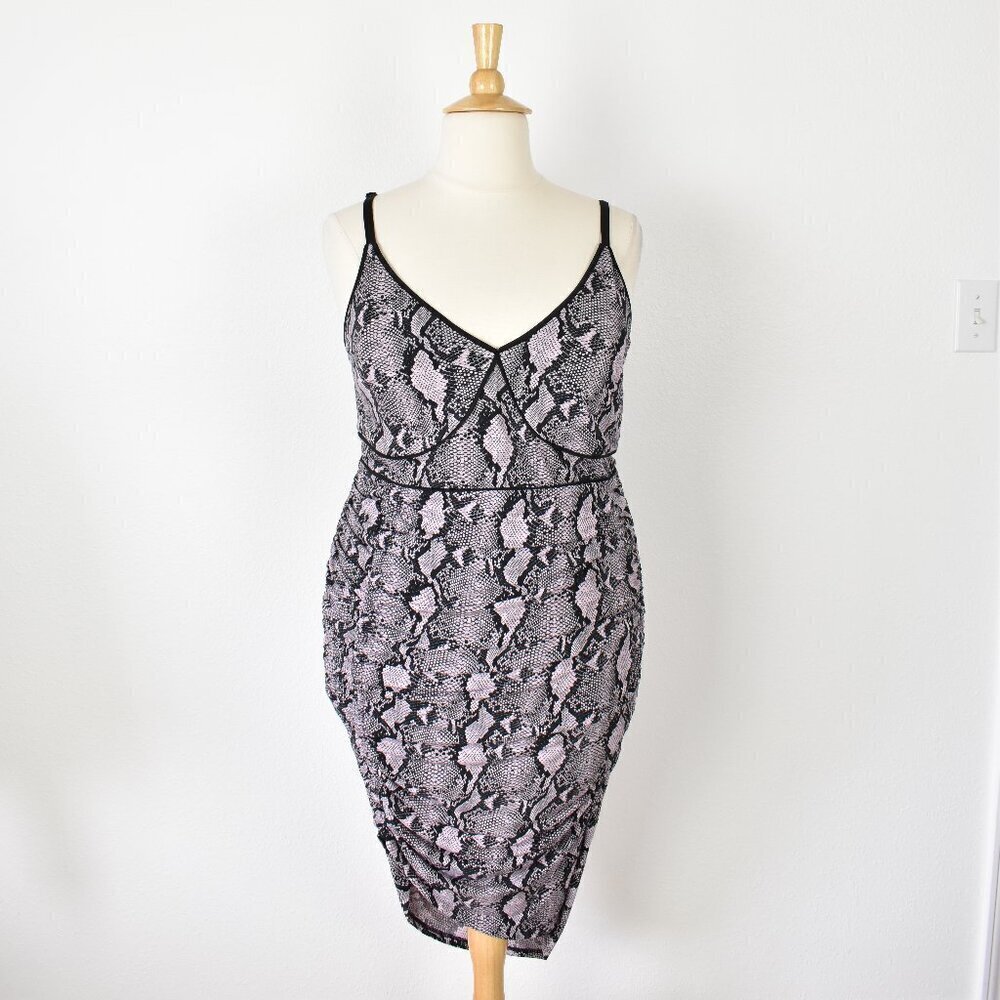Torrid Mauve Pink Snakeskin Print Studio Knit Ruched Bodycon Dress NEW - 2 - Picture 1 of 10